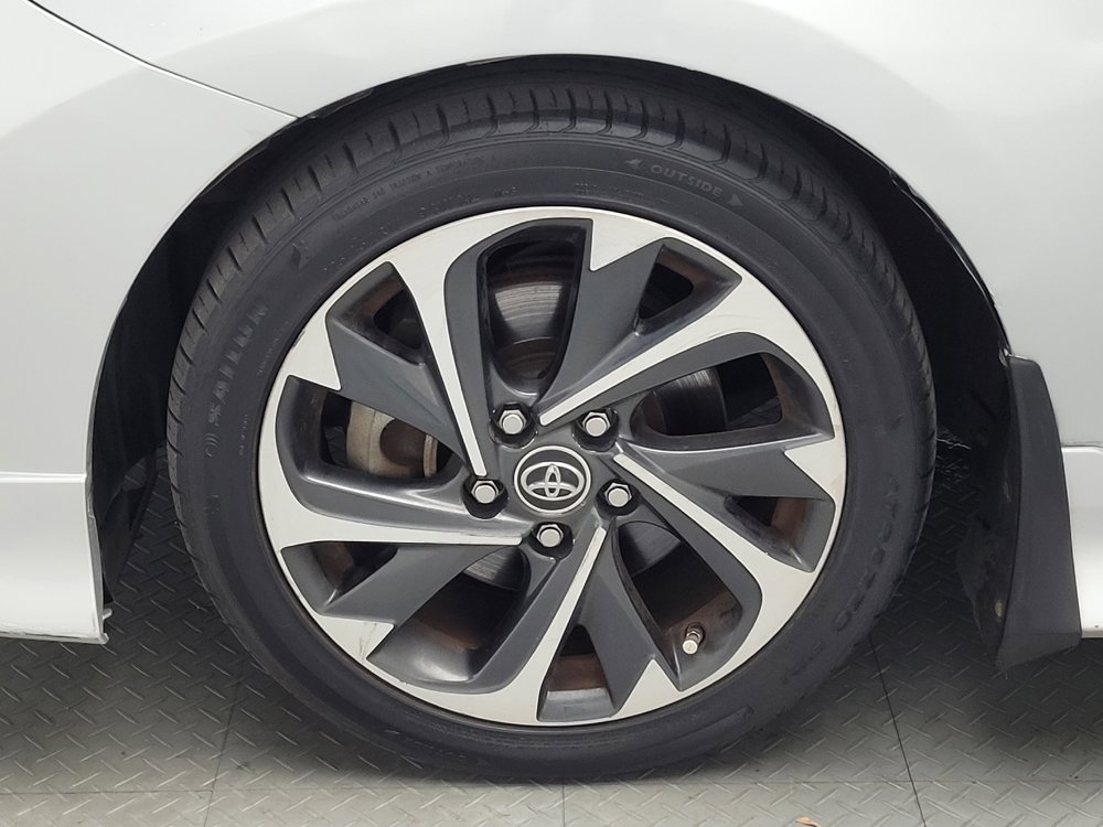 Used 2017 Toyota Corolla iM image 31