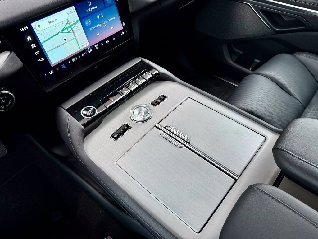 Used 2025 Lincoln Navigator Reserve w/ Jet Appearance Package AWD/4WD image 28