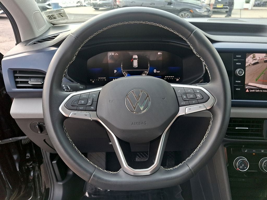 Certified 2023 Volkswagen Taos SE w/ Panoramic Sunroof Package AWD/4WD image 19