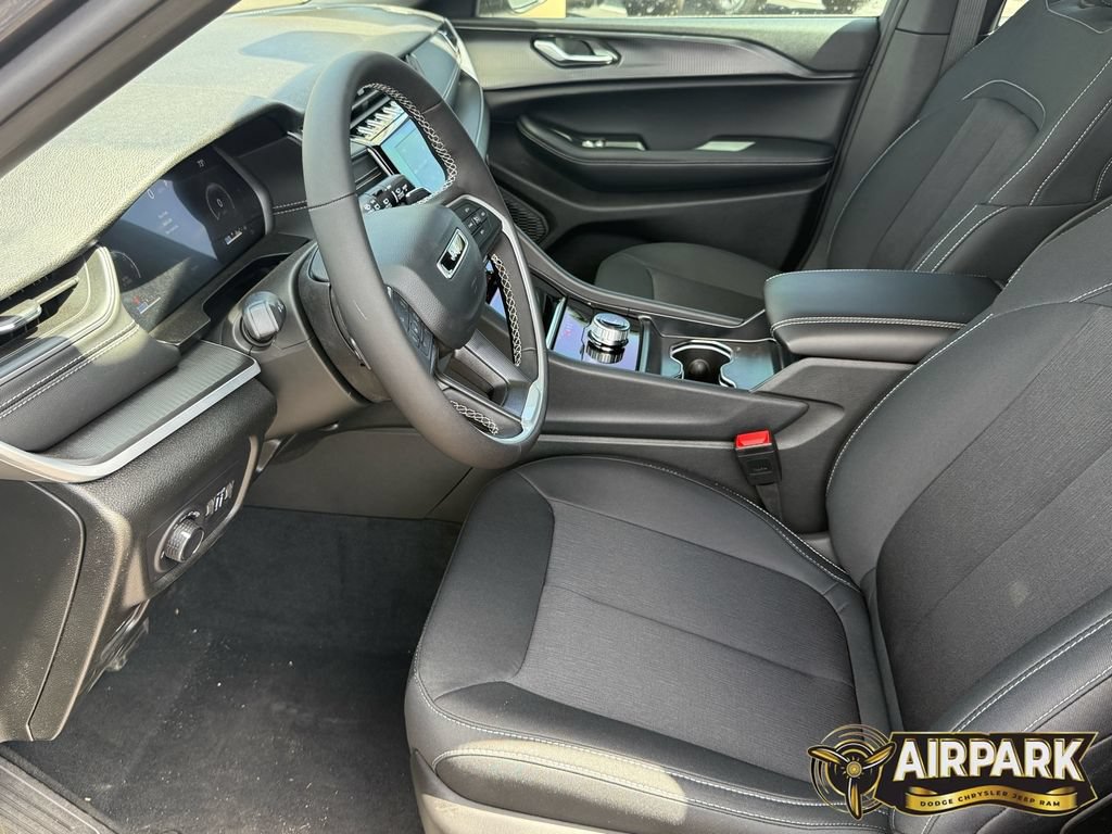 New 2025 Jeep Grand Cherokee L Laredo w/ Luxury Tech Group I AWD/4WD image 11