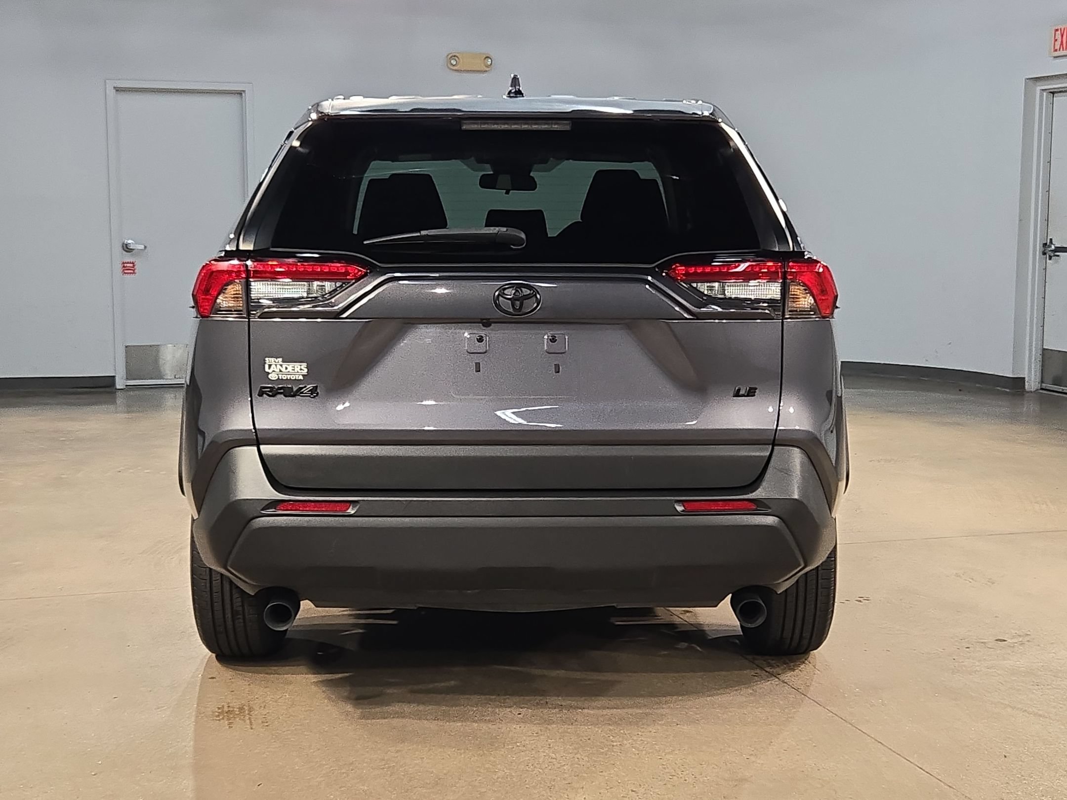 Used 2022 Toyota RAV4 LE FWD image 6