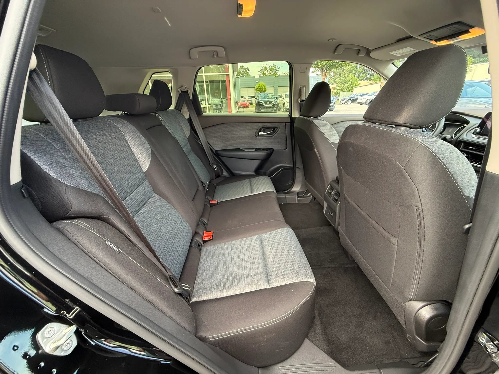 Used 2023 Nissan Rogue SV AWD/4WD image 20