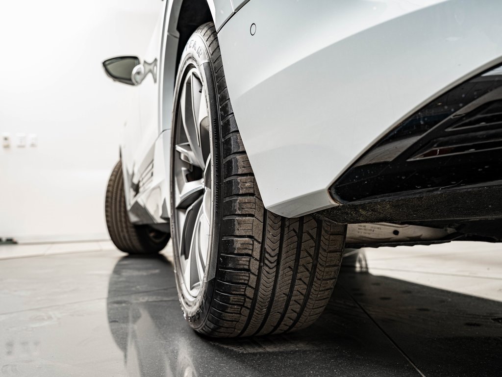 Used 2021 Audi e-tron Premium Plus w/ Premium Plus Package image 44