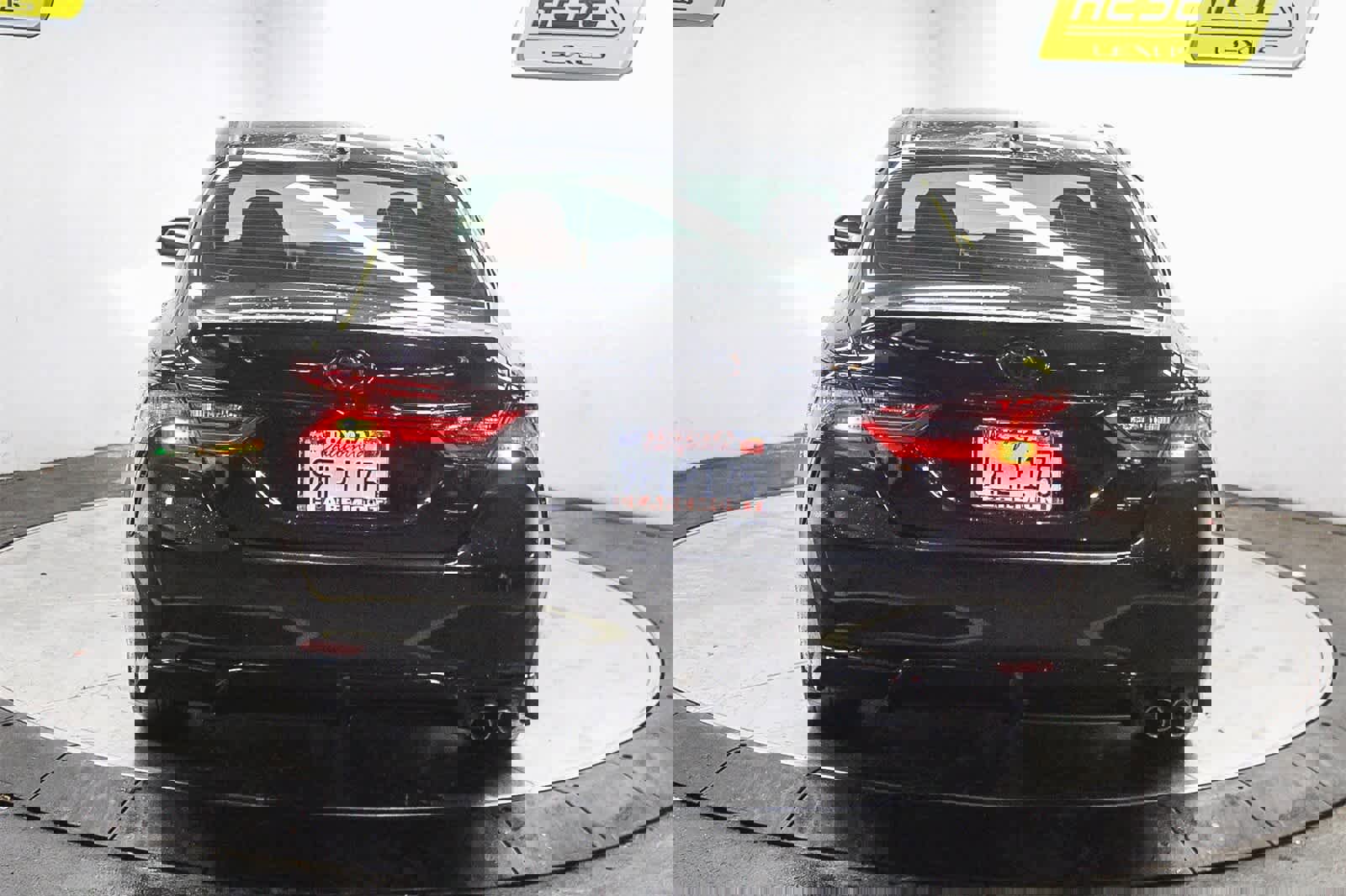 Used 2023 Toyota Camry SE image 5