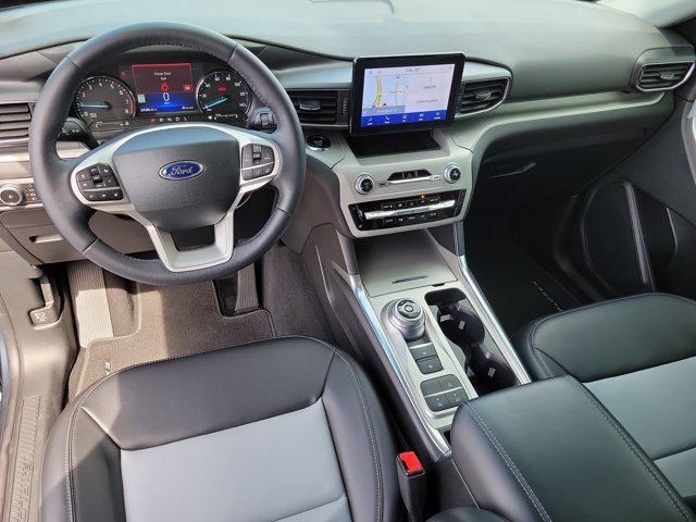 Used 2023 Ford Explorer XLT w/ Equipment Group 202A RWD image 18