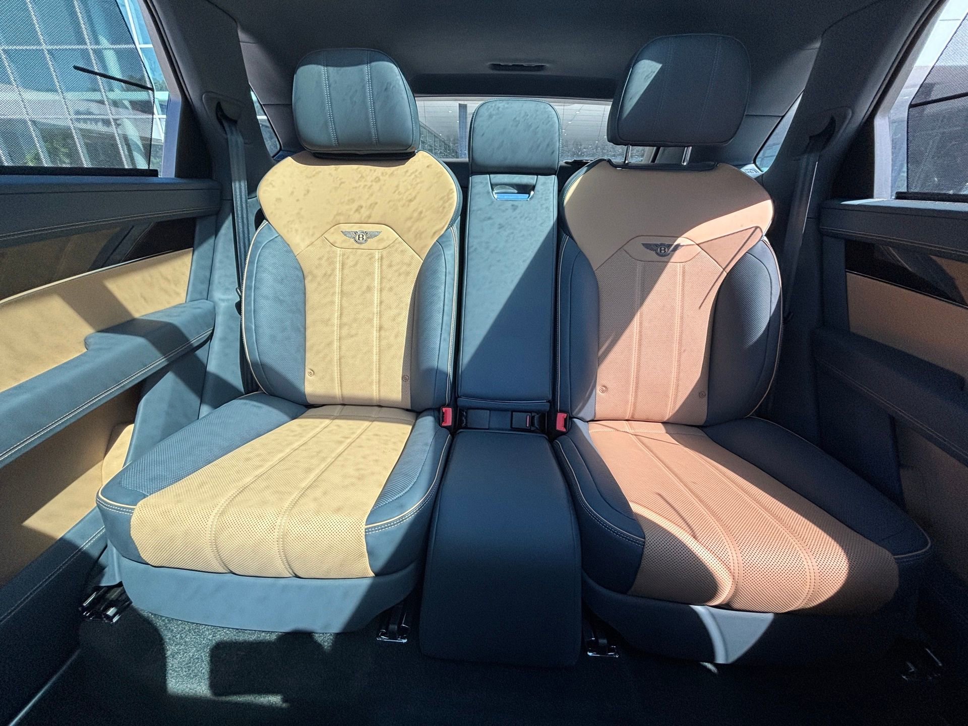 New 2025 Bentley Bentayga Extended Wheelbase image 15