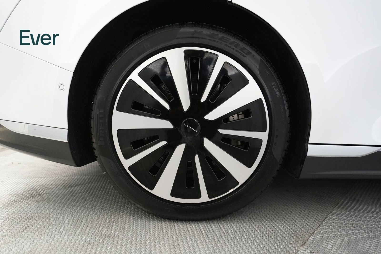 Used 2023 Lucid Air Touring image 22