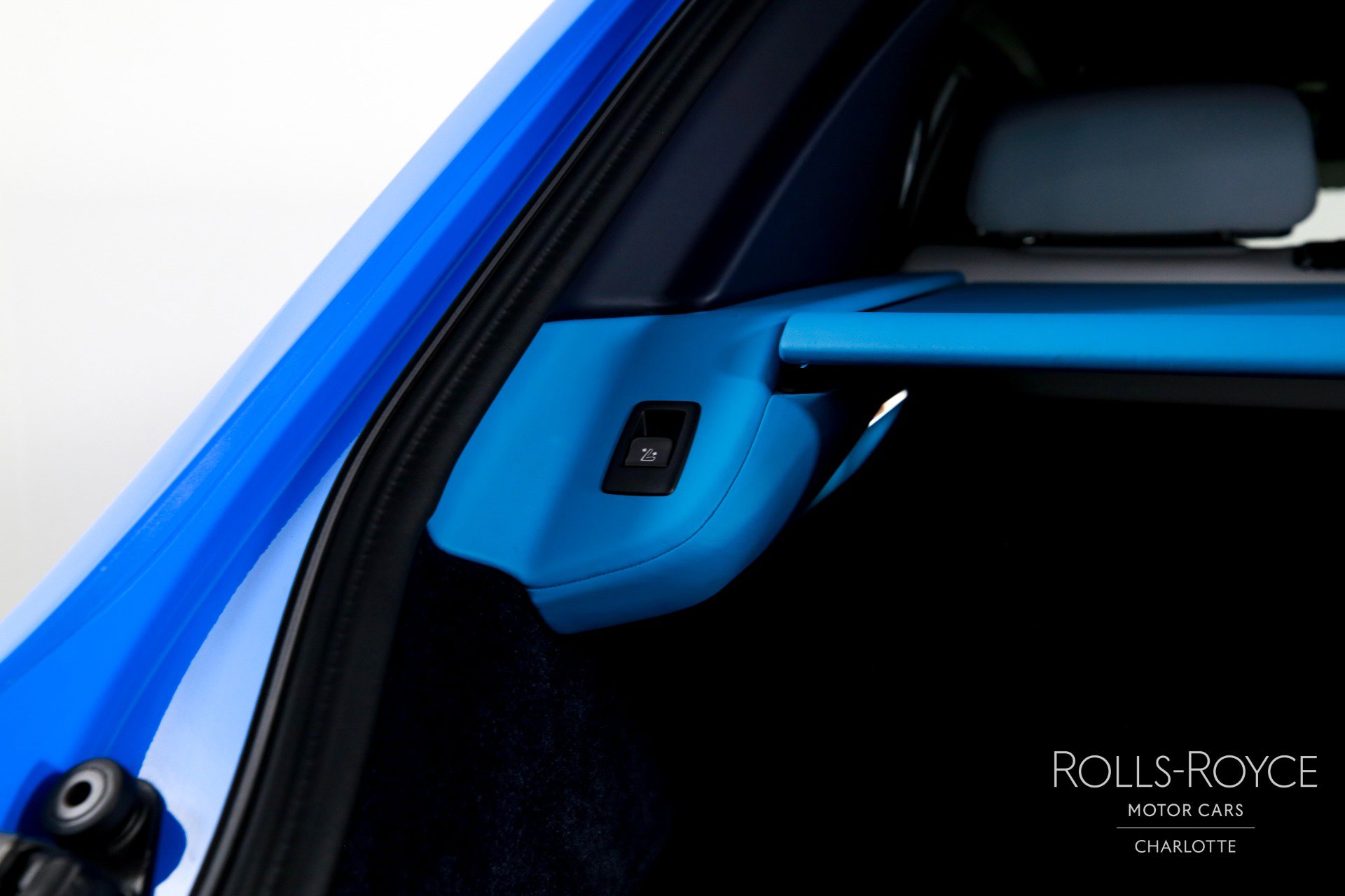 Used 2023 Rolls-Royce Cullinan image 25
