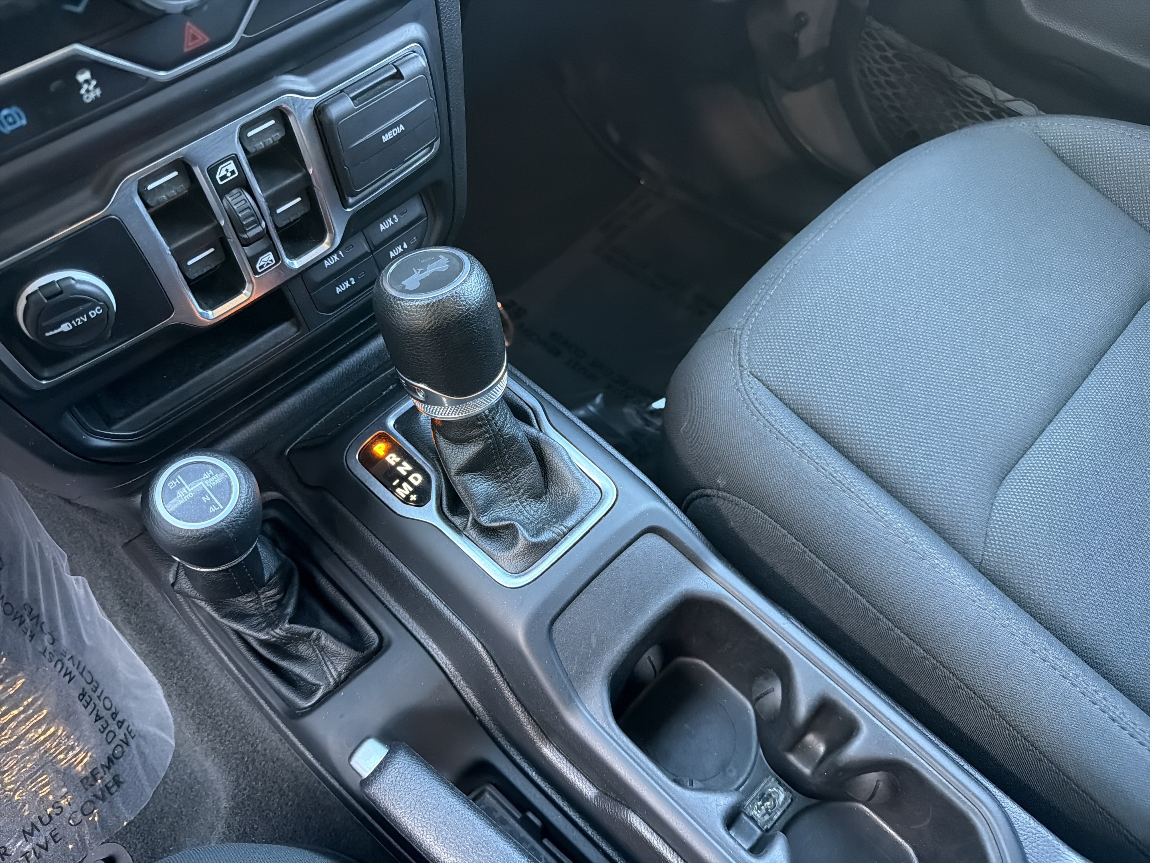 Used 2023 Jeep Wrangler Unlimited AWD/4WD image 31