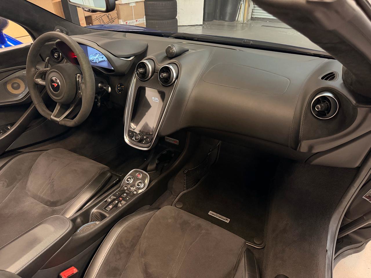 Used 2018 McLaren 570S Spider RWD image 19