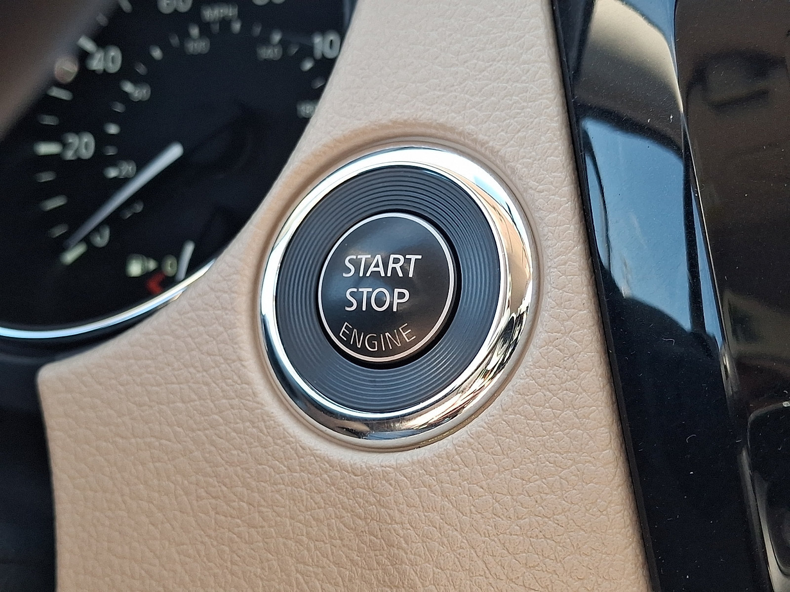 Used 2016 Nissan Rogue SL AWD/4WD image 25