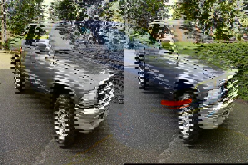 Used 2004 Dodge Dakota SLT w/ Deluxe Convenience Group image 2