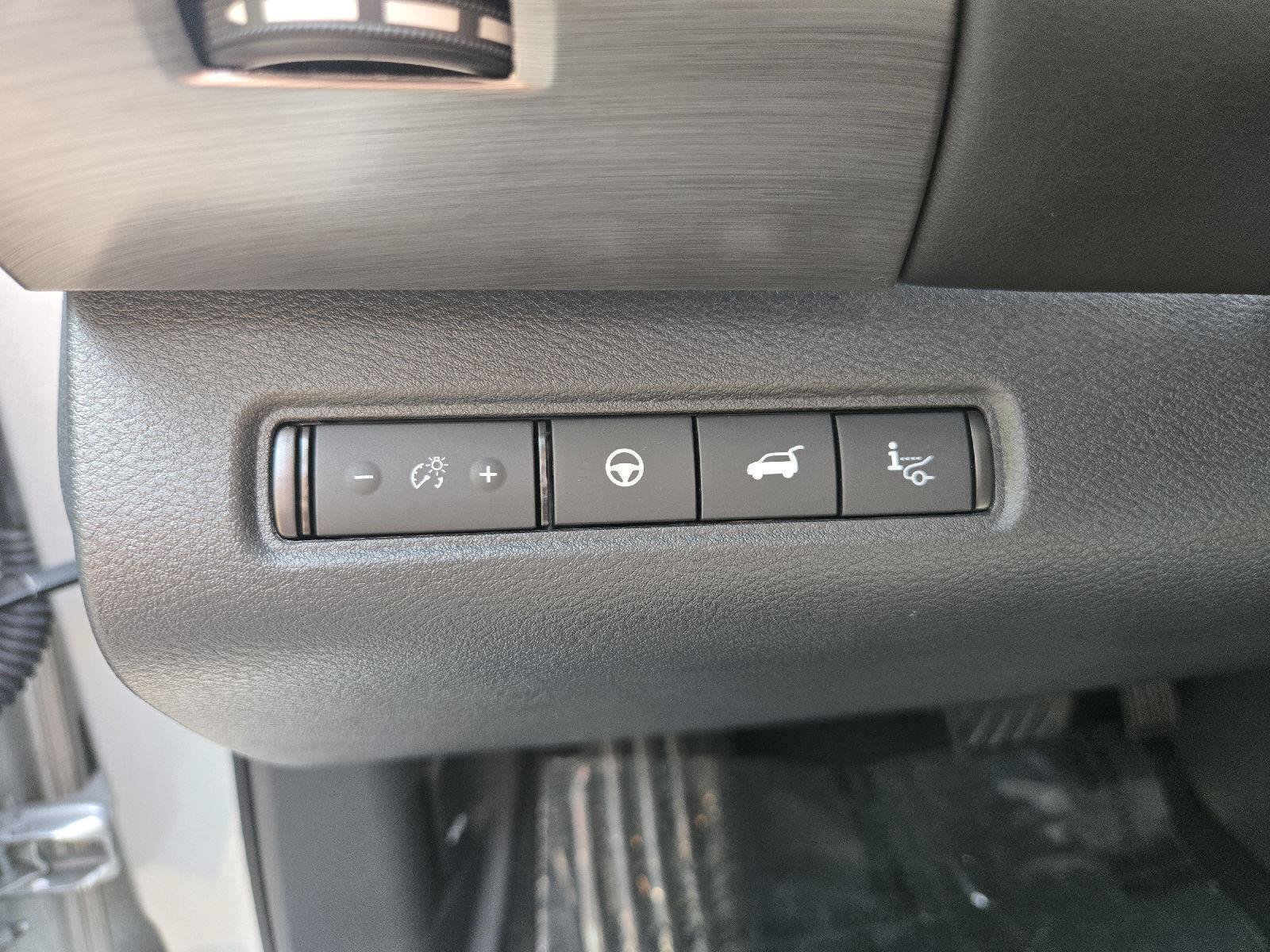 Used 2025 Nissan Pathfinder Platinum AWD/4WD image 16