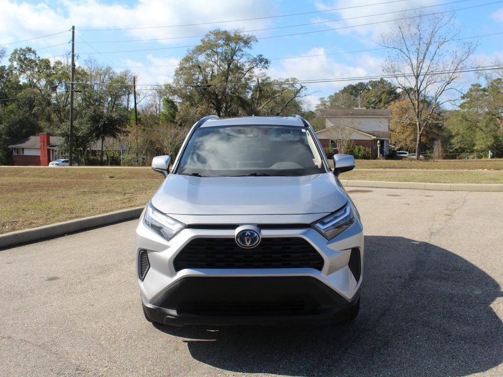 Used 2022 Toyota RAV4 XLE w/ Convenience Package image 9