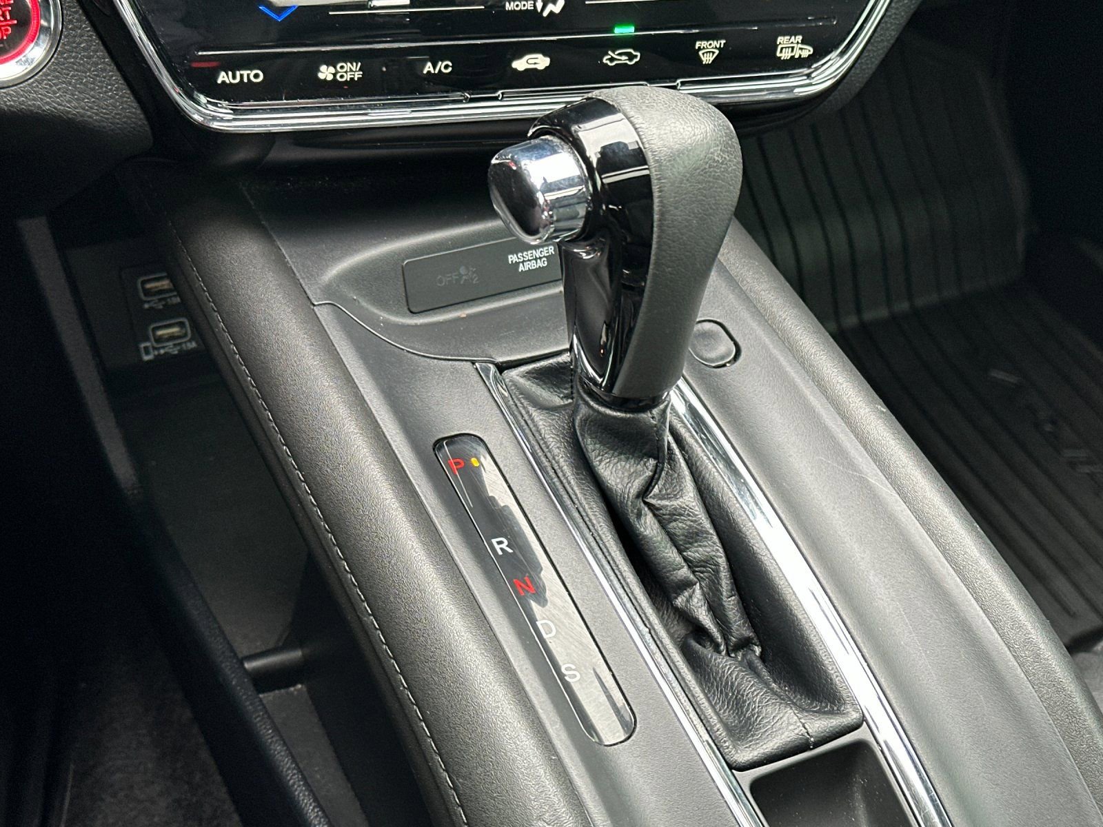 Used 2021 Honda HR-V Touring image 20