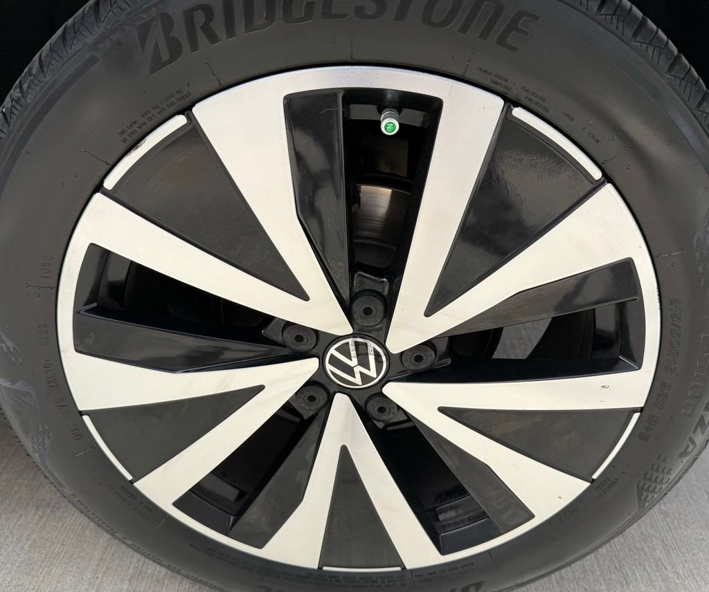 Certified 2024 Volkswagen Taos SE w/ MDO Package FWD image 18
