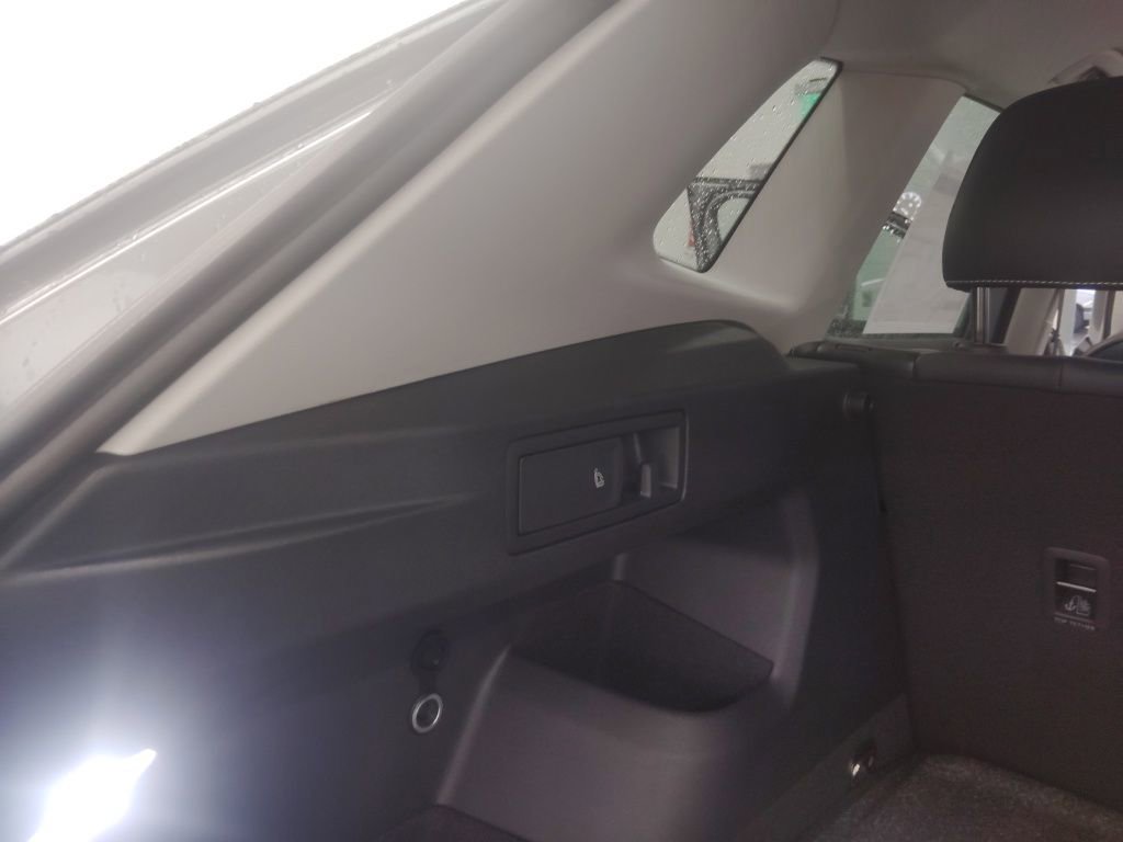 New 2026 Volkswagen Tiguan SE AWD/4WD image 21