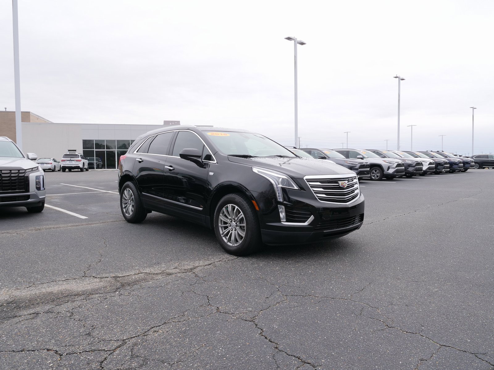Used 2018 Cadillac XT5 Luxury w/ Driver Awareness Package image 2