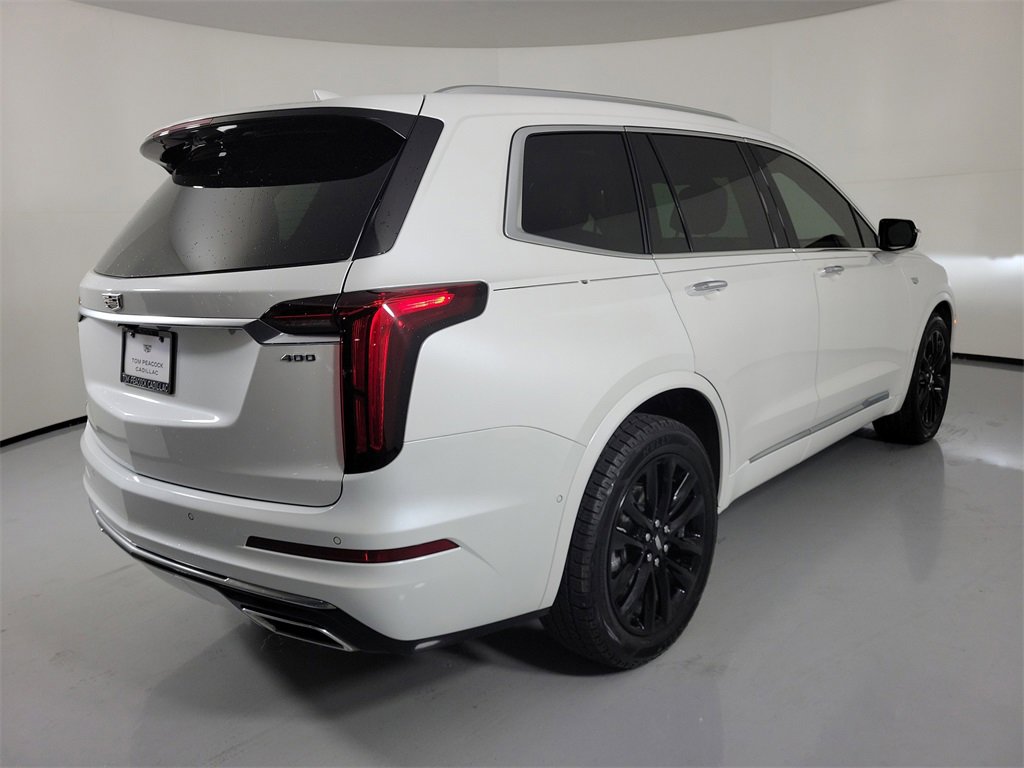 Certified 2023 Cadillac XT6 Premium Luxury w/ Platinum Package image 4
