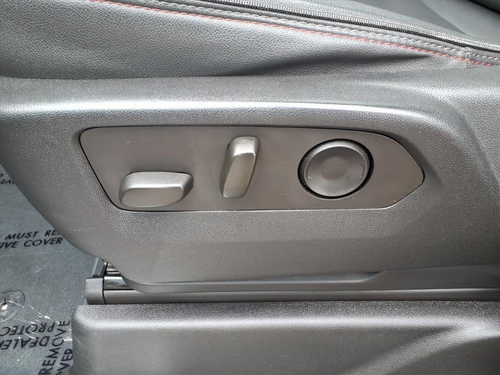 Certified 2023 Chevrolet Suburban RST w/ Sport Performance Package image 11