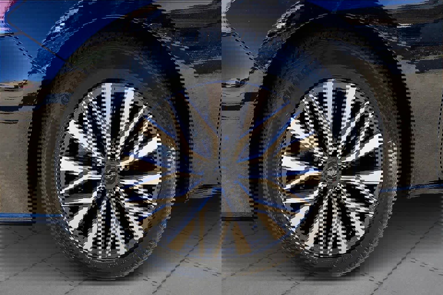 Used 2023 Nissan Altima 2.5 SV w/ SV Premium Package image 10