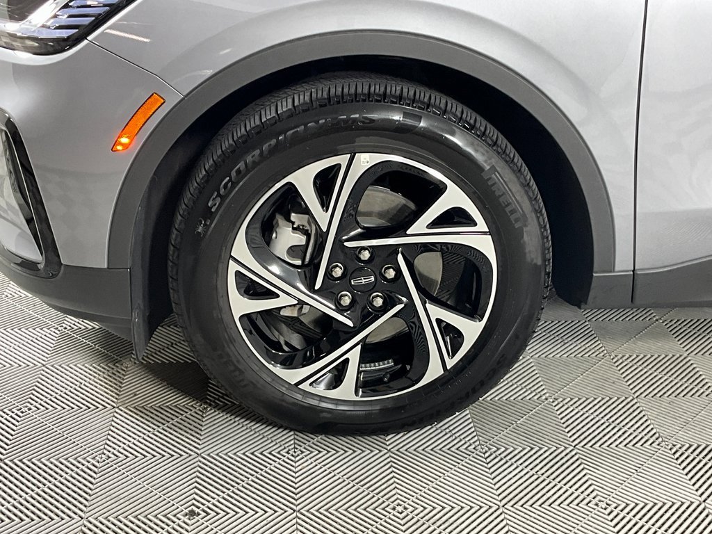 Used 2025 Lincoln Nautilus Premier w/ Jet Appearance Package image 27