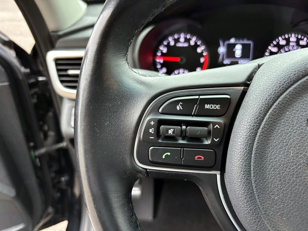 Used 2018 Kia Optima EX image 17