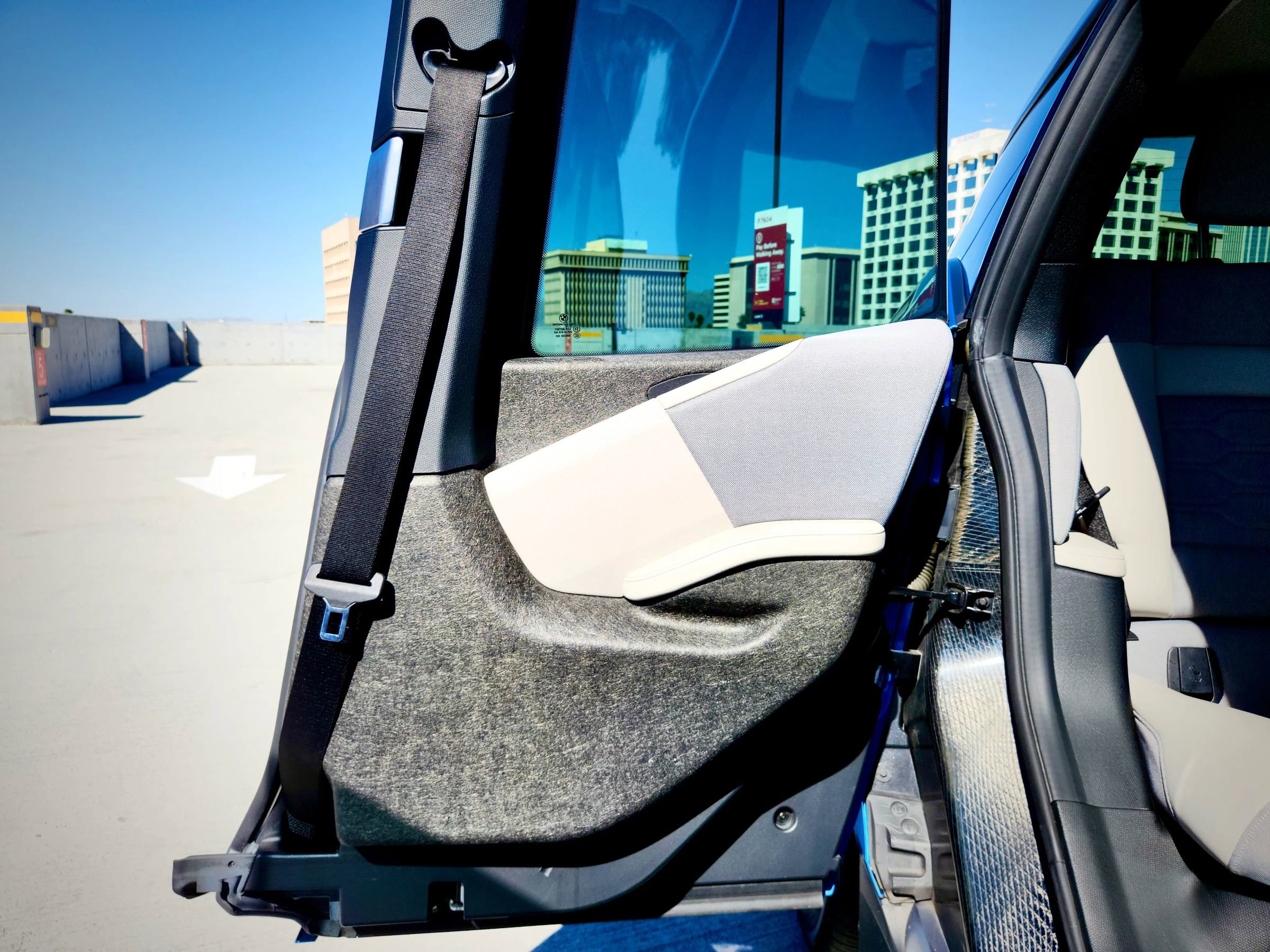 Used 2017 BMW i3 w/ Range Extender image 41