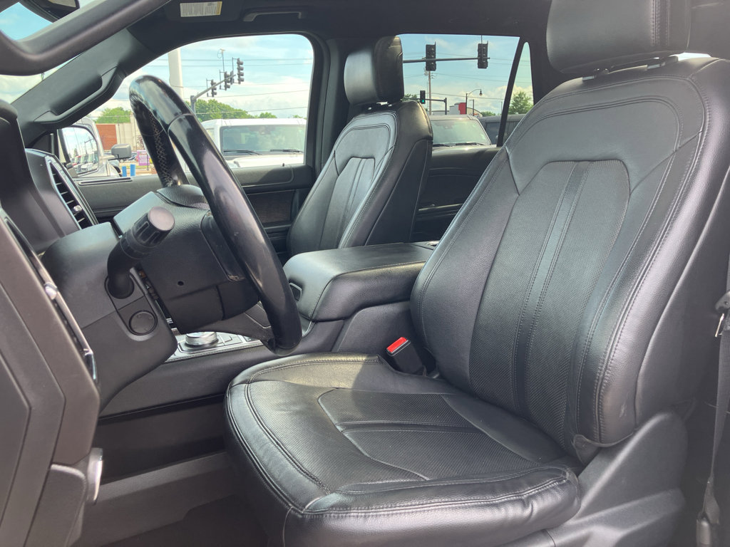 Used 2019 Ford Expedition Limited w/ Equipment Group 302A AWD/4WD image 32