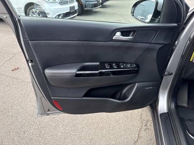 Used 2022 Kia Sportage EX w/ EX Technology Package image 13