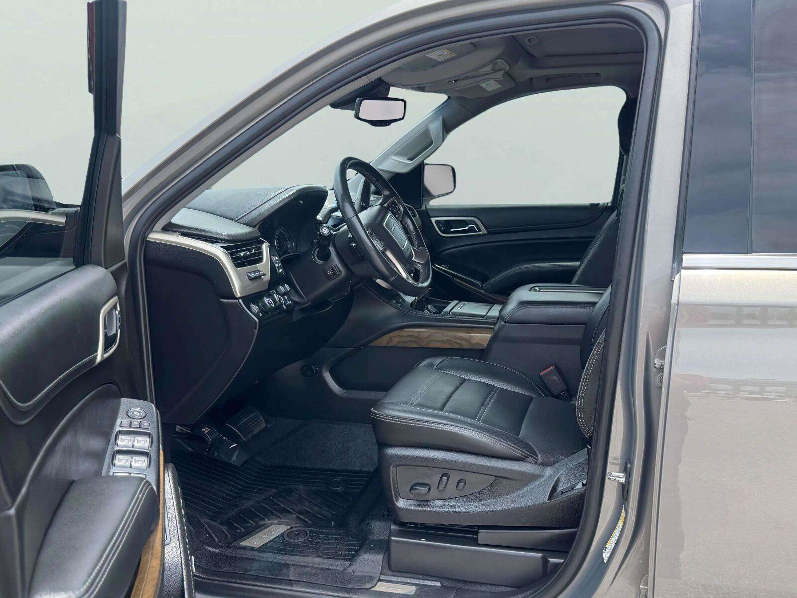 Used 2019 GMC Yukon Denali w/ Denali Ultimate Package AWD/4WD image 18