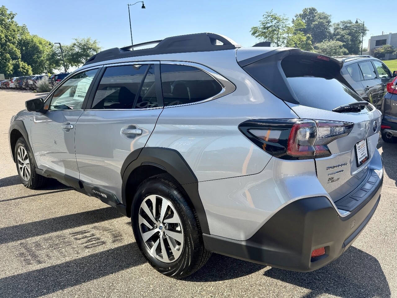 Used 2025 Subaru Outback Premium AWD/4WD image 8