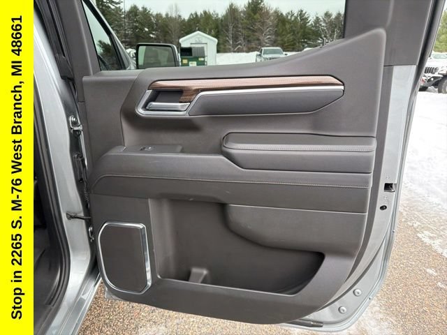 Used 2025 Chevrolet Silverado 1500 LT AWD/4WD image 35