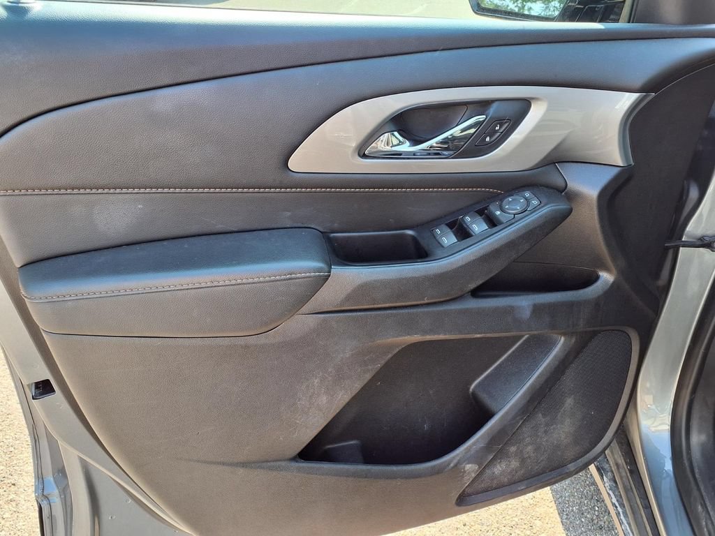 Used 2019 Chevrolet Traverse LS FWD image 11