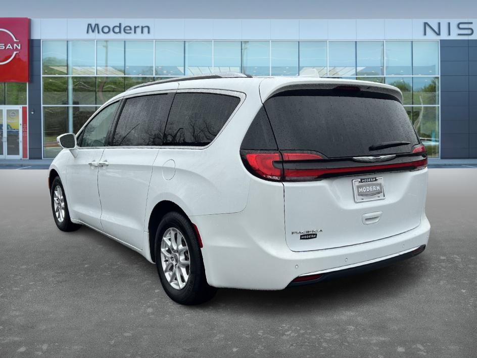 Used 2021 Chrysler Pacifica Touring-L image 7