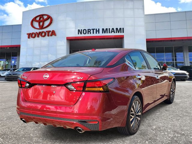Used 2024 Nissan Altima 2.5 SV w/ SV Premium Package image 4