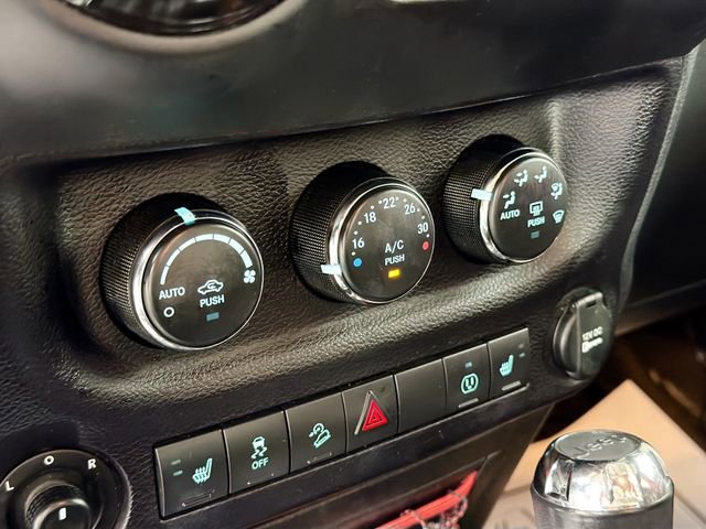 Used 2018 Jeep Wrangler Unlimited Rubicon w/ Connectivity Group AWD/4WD image 15