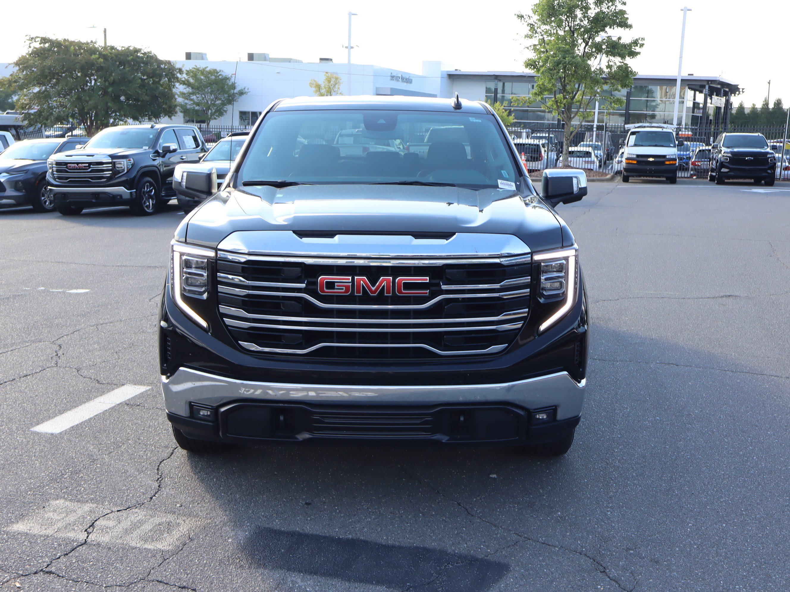 Used 2025 GMC Sierra 1500 SLT AWD/4WD image 15