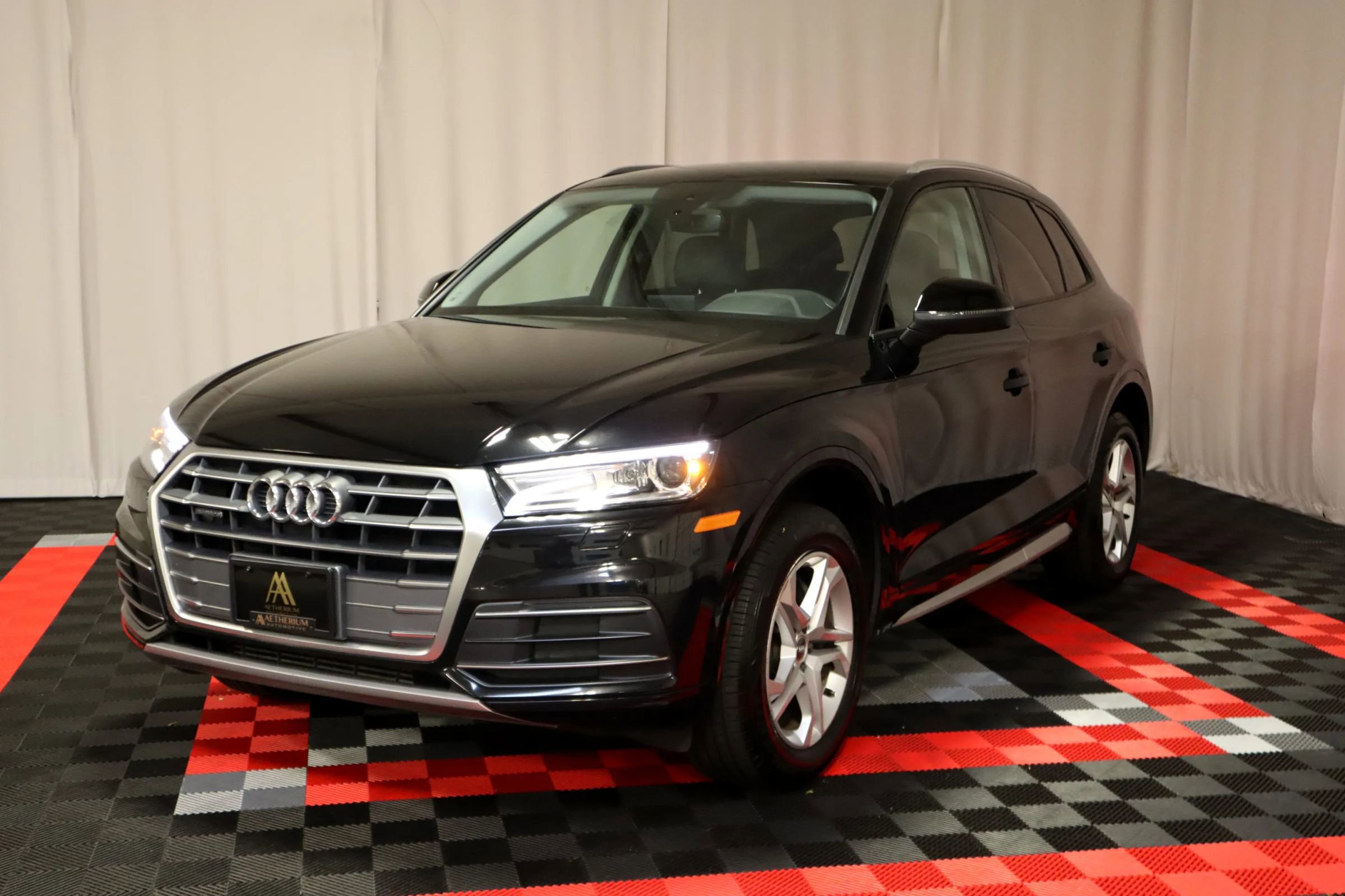 Used 2018 Audi Q5 2.0T Premium w/ Convenience Package image 1