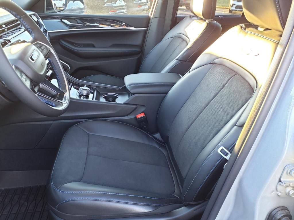 New 2024 Jeep Grand Cherokee Trailhawk w/ Luxury Tech Group III image 14