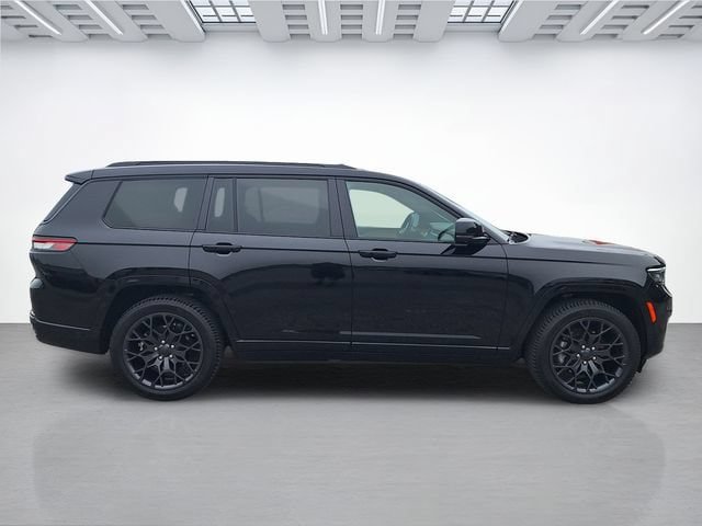 Used 2023 Jeep Grand Cherokee L Summit AWD/4WD image 3
