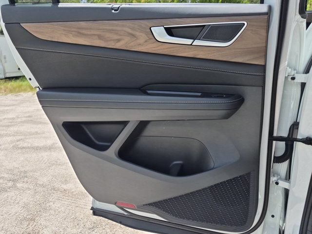 Used 2025 Volkswagen Atlas SE FWD image 26