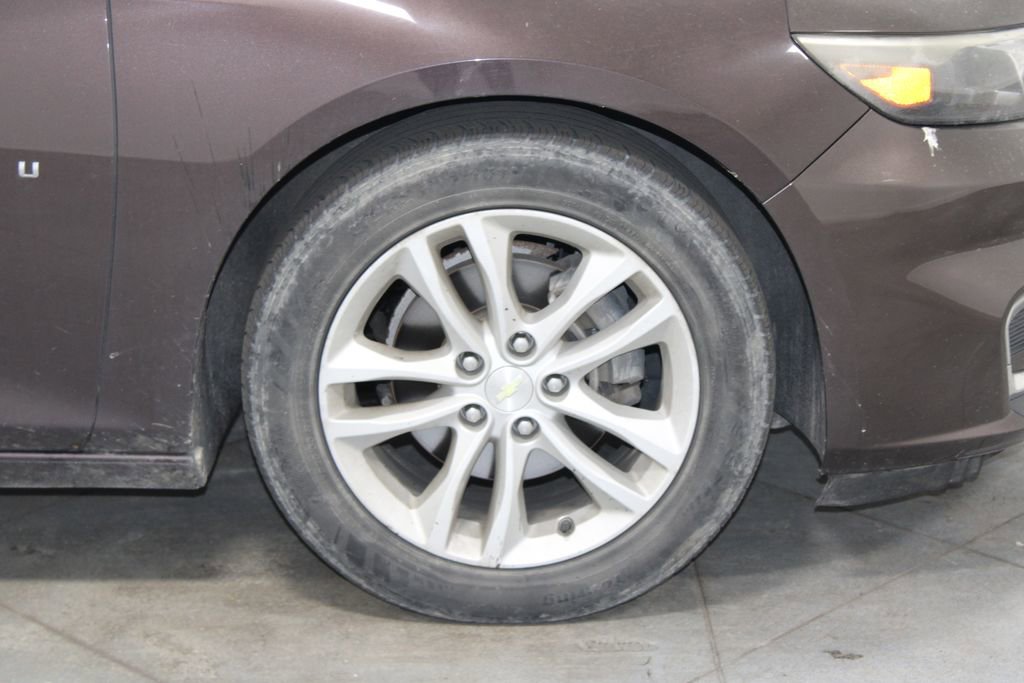 Used 2016 Chevrolet Malibu LT image 12