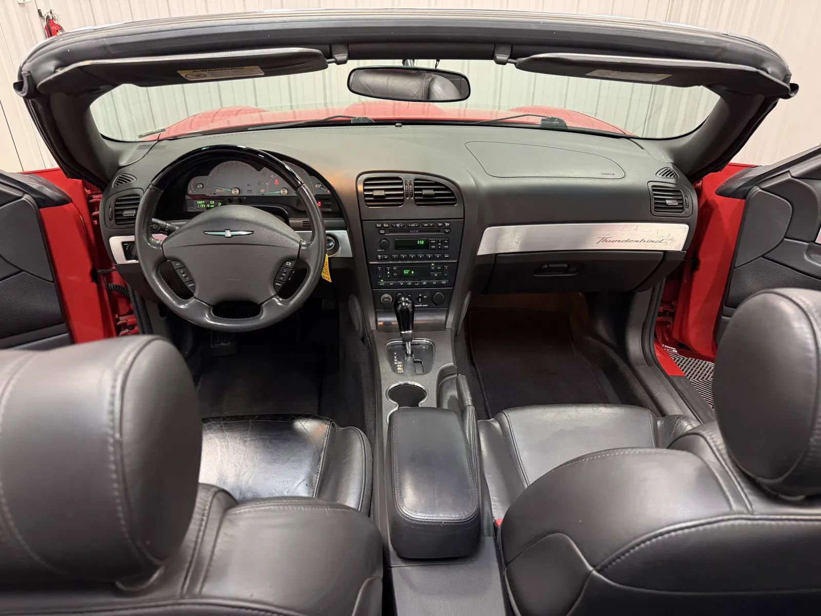 Used 2002 Ford Thunderbird image 31