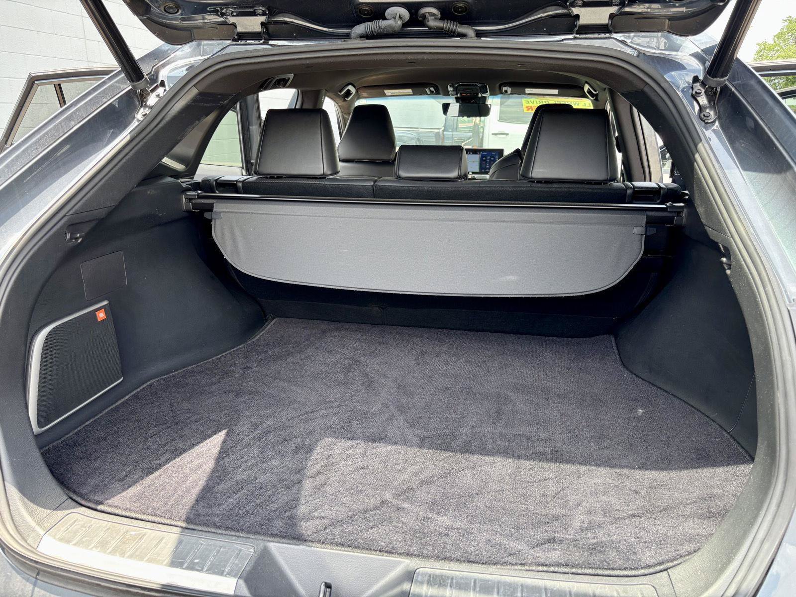Used 2022 Toyota Venza Limited AWD/4WD image 11