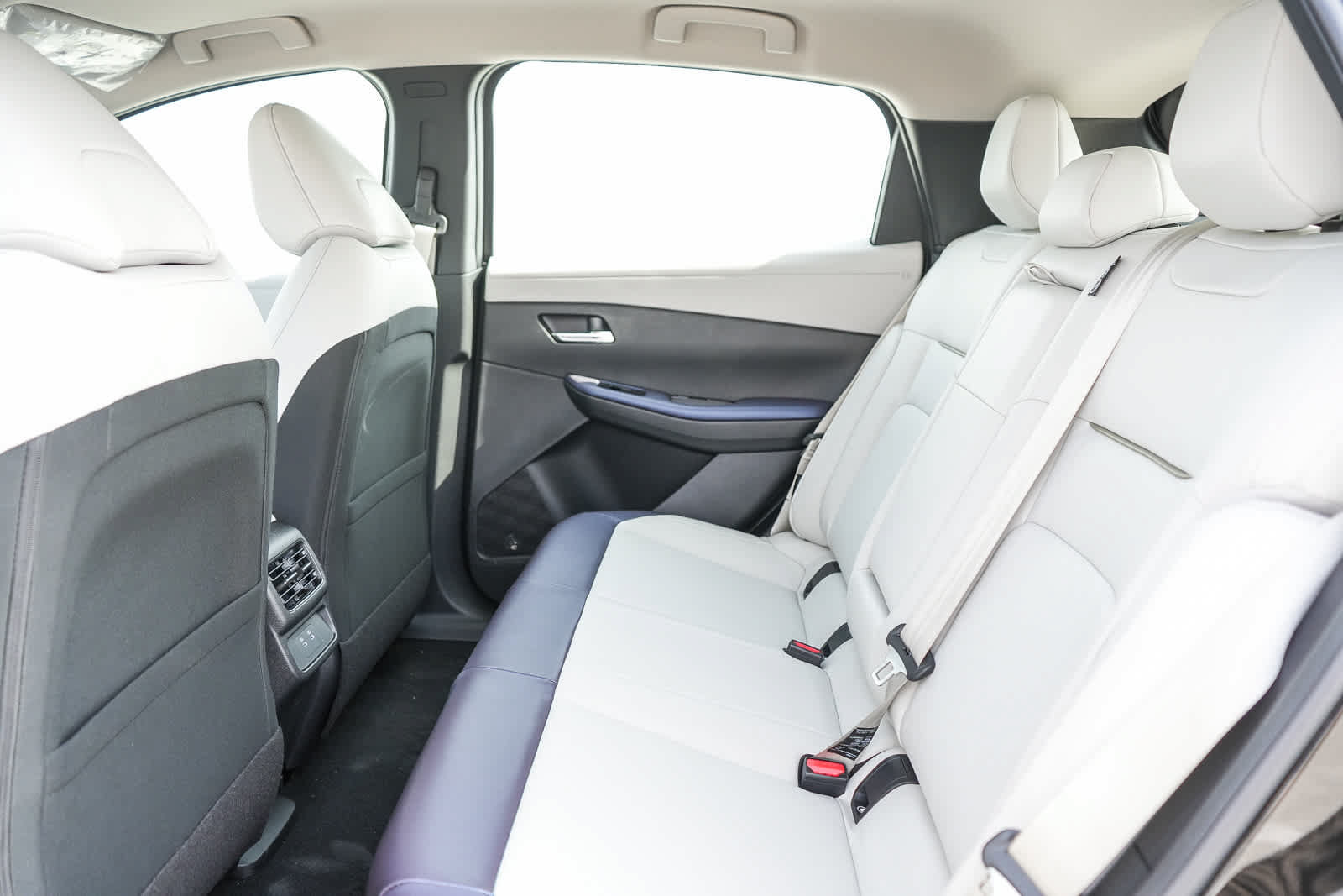 New 2026 Nissan Leaf SV+ w/ Floor Mat Package (SV+) FWD image 20