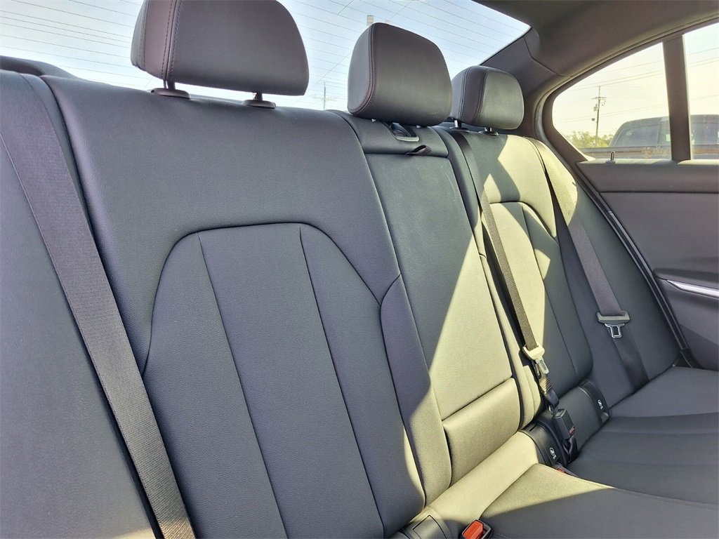 Used 2020 BMW 330i Sedan w/ Driving Assistance Package image 29
