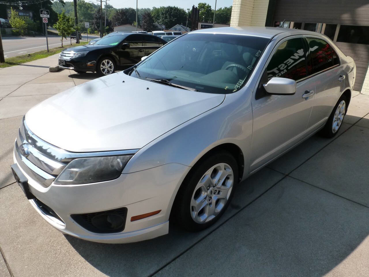 Used 2010 Ford Fusion SE FWD image 4