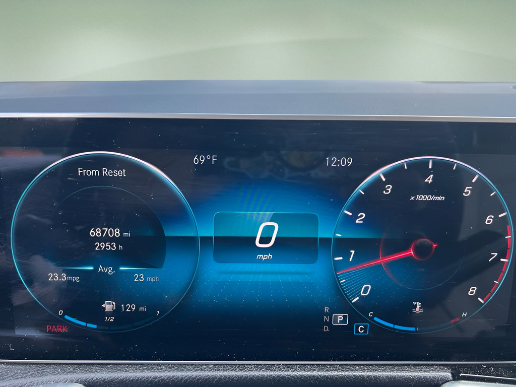 Used 2021 Mercedes-Benz GLB 250 4MATIC image 22