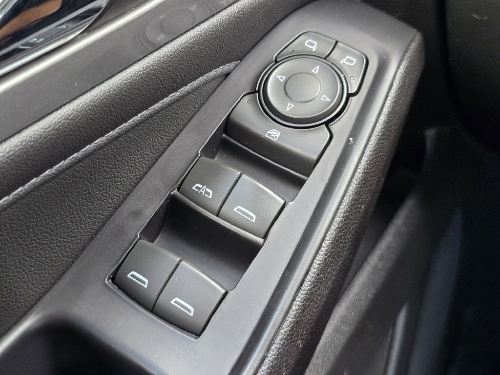 Used 2023 Chevrolet Traverse LT AWD/4WD image 31